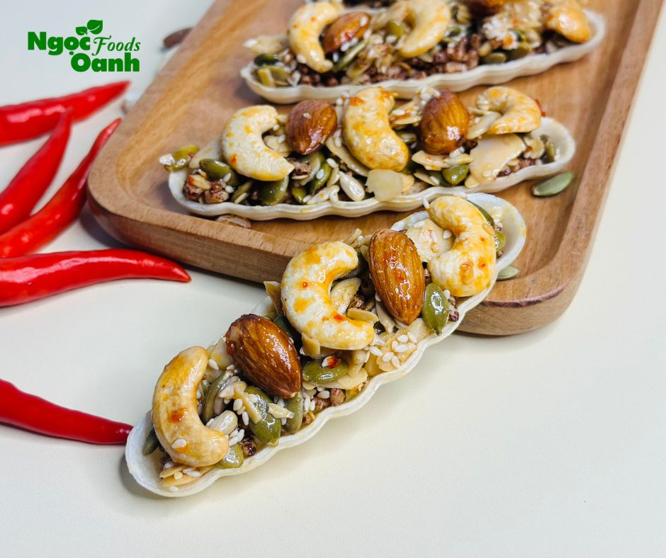 Bánh thuyền mix hạt là gì? Tìm hiểu món bánh ăn vặt healthy đang được ưa chuộng hiện nay
